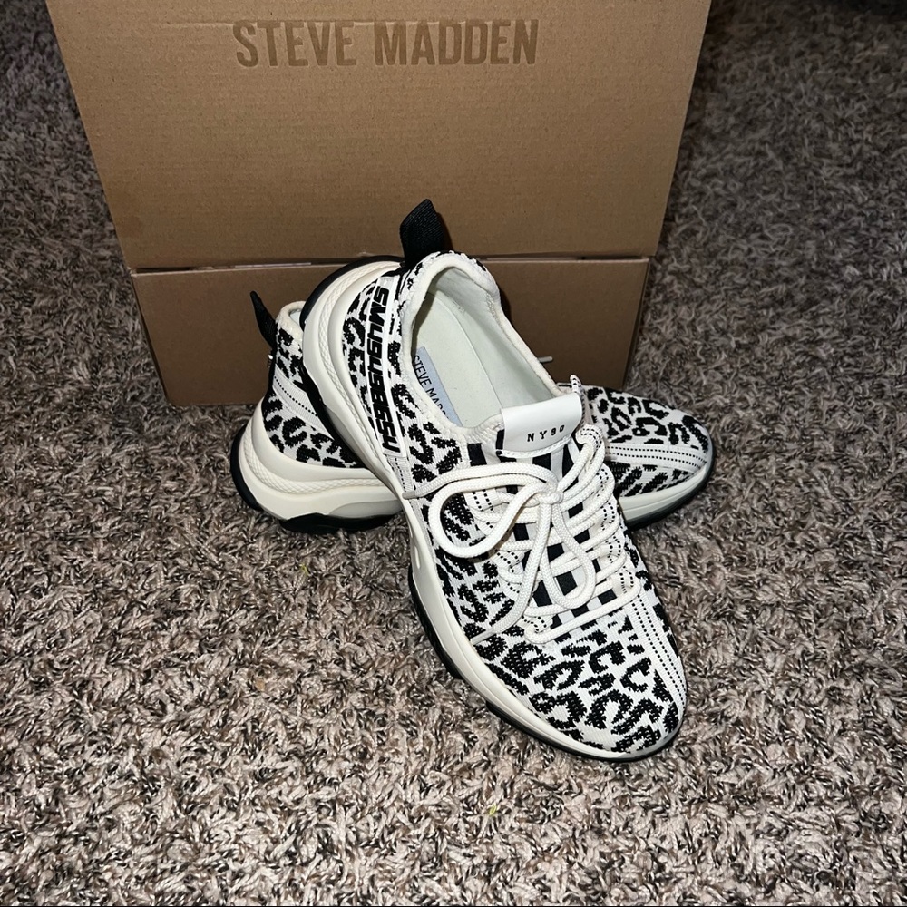 Steve Madden Sneakers